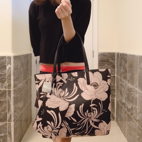 ❗️LAST❗️Kate Spade Mya Gardenia Reversible Tote - Picture 5 of 8